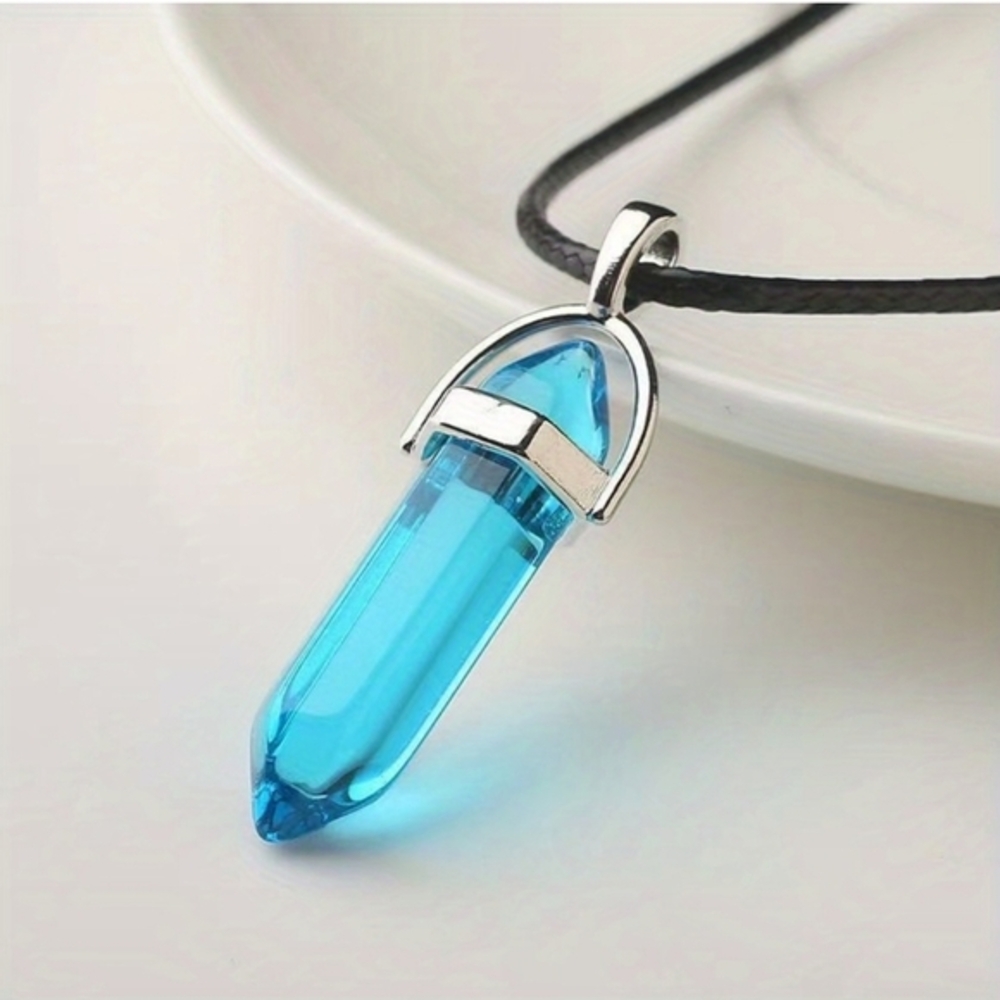 Chakra Healing Crystal Pendant Necklace Blue Quartz: The Peaceful‎ Crystal